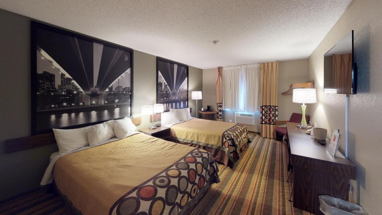 Super 8 By Wyndham Glencoe Hotell Exteriör bild