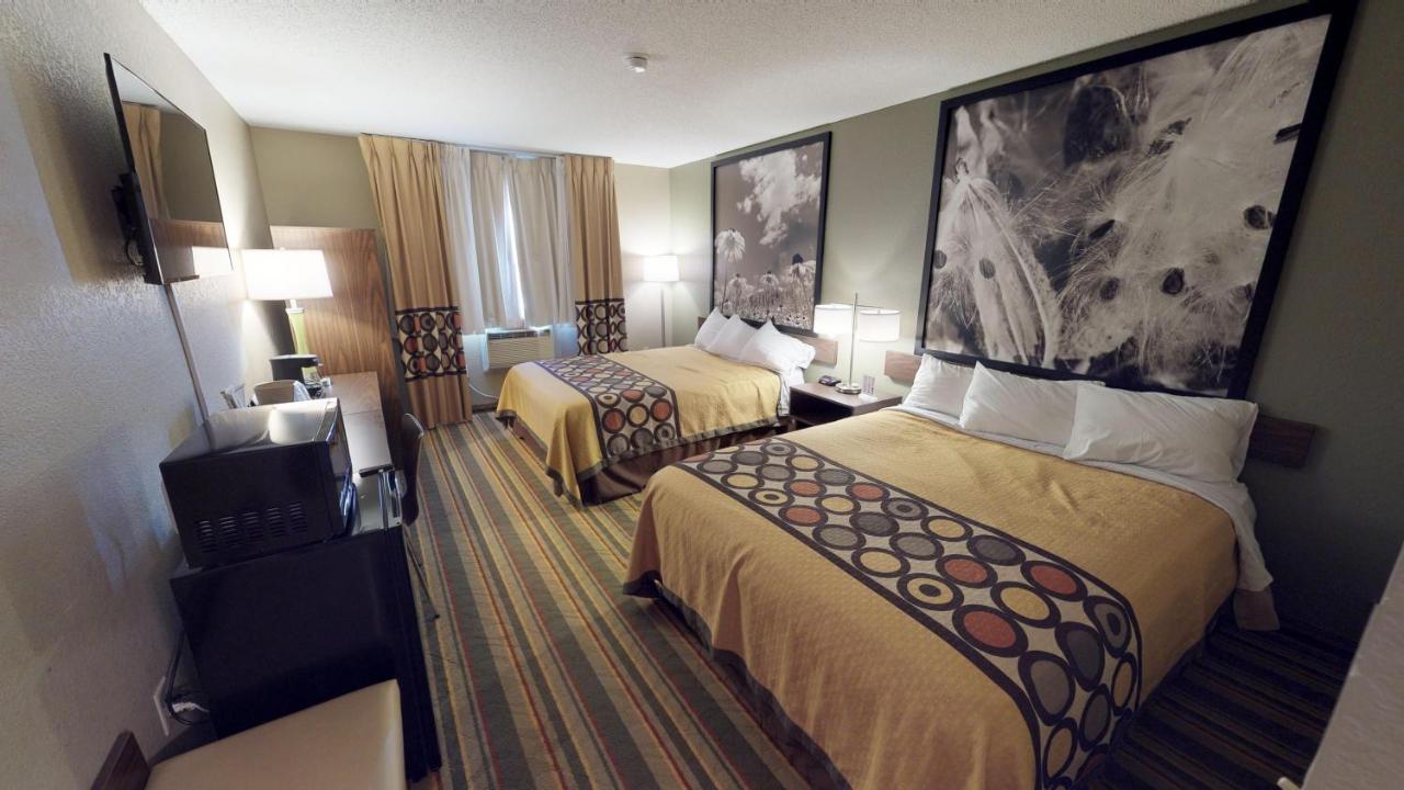 Super 8 By Wyndham Glencoe Hotell Exteriör bild