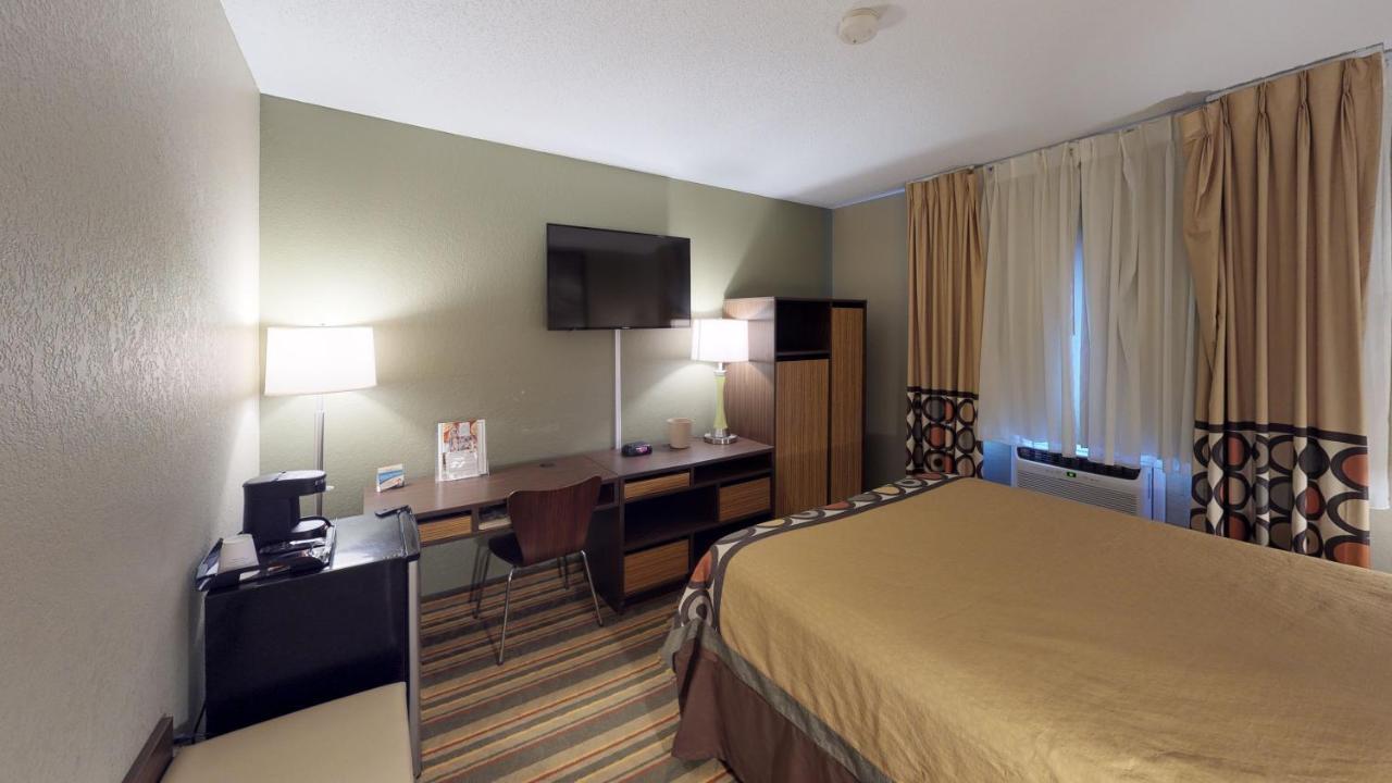 Super 8 By Wyndham Glencoe Hotell Exteriör bild